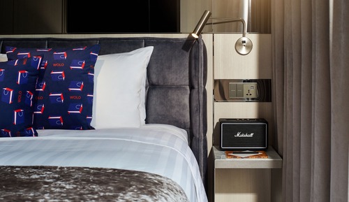 Platinum Suite with window