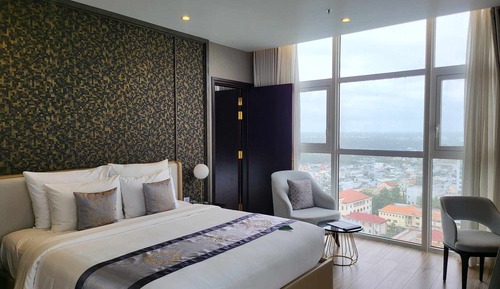 Cozy Superior King Bed Room