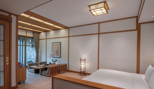 Deluxe Room, 1 King Bed