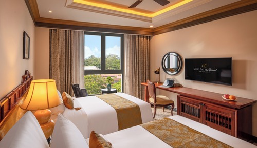 Family Room, Connecting Rooms