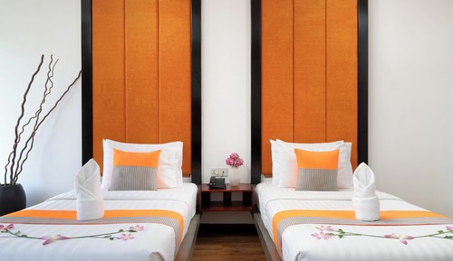 Studio Twin Room, Balcony, Pool View- Free Bus Station Pick Up