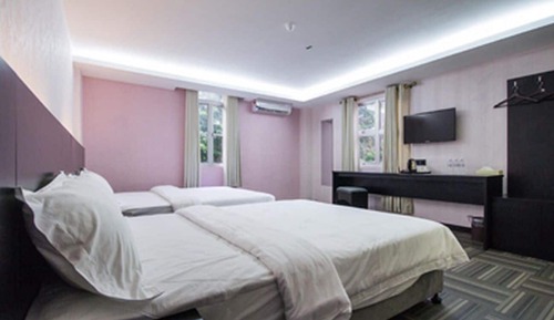 Family Studio Suite, 2 Double Beds, City View