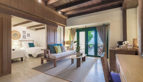 Suite, 2 Bedrooms, Pool Access, Beachfront (Frangipani)