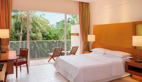 Room, 2 Bedrooms, Resort View (Corner)