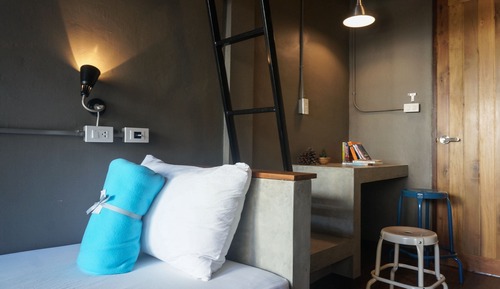 Standard Triple Room with Private Bathroom