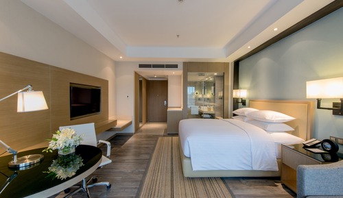 Deluxe Room, 1 King Bed, Balcony, Pool View (Balcony)