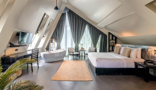 Deluxe Rooftop Suite Room
