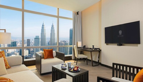 Suite, 1 King Bed (Sanctuary Suite, Twin Tower View)
