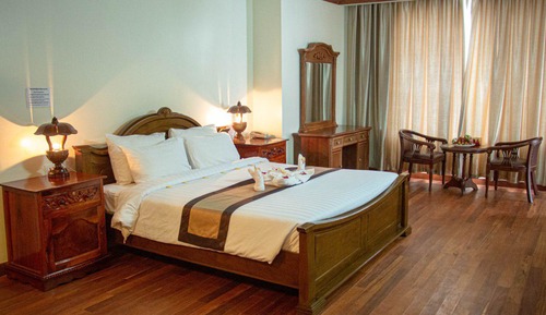 Pursat Royal Suite