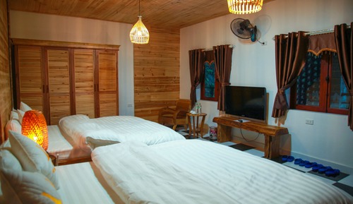 Quadruple Room, 2 Queen Beds, Mountain View