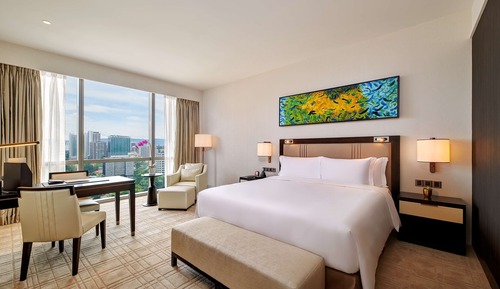 Club Room, 1 King Bed (Grand Oasis)