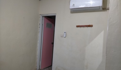 Economy Room, Private Bathroom