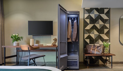 Deluxe Room, 1 King Bed, City View