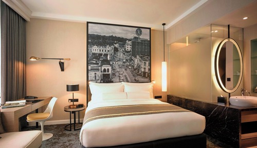 Deluxe Room, 1 King Bed