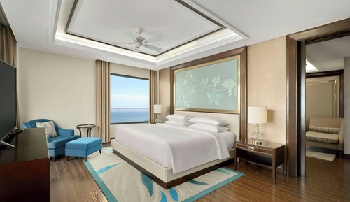 Junior Suite, 1 King Bed, Smoking, Ocean View (Balcony)