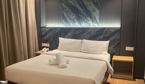 Deluxe Room, 1 King Bed