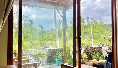 Deluxe Double Room, 1 King Bed, Balcony, Partial Ocean View
