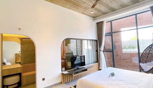 Standard Room, Non Smoking, Courtyard View