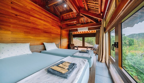 Basic Double or Twin Room, Shared Bathroom