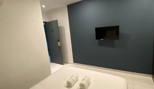 Standard Double Room (Without Windows), 1 Queen Bed, Non Smoking, Private Bathroom