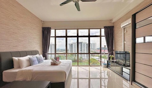 Luxury Studio, 1 King Bed, Lake View