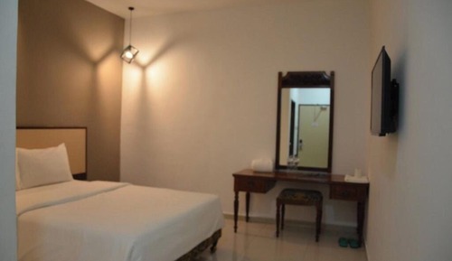 Deluxe Double or Twin Room