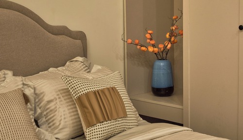 Family Room, City View