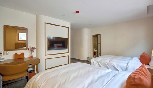 Deluxe Double or Twin Room