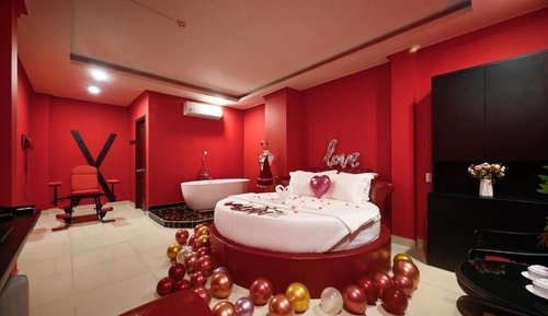 Luxury Suite
