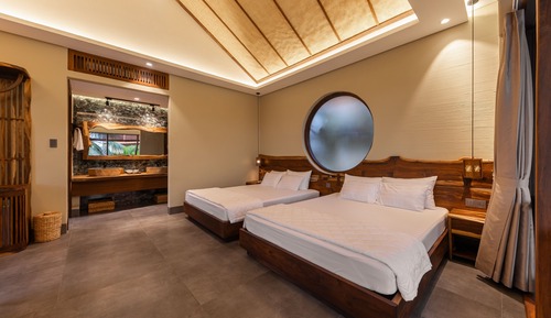 Deluxe Quadruple Room, 2 Queen Beds, Garden View