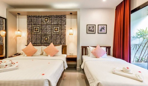 Deluxe Family Room