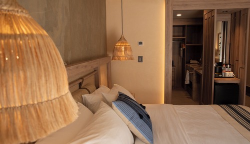 Premium Room, 1 King Bed, Balcony