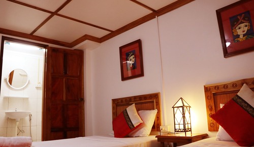 Standard Twin Room