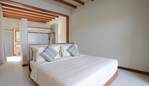Pool Suite