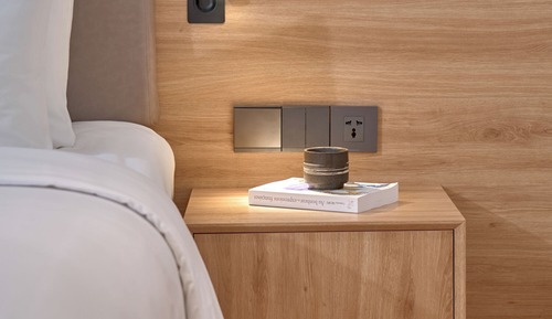 Deluxe Room, Internal Window