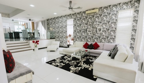 House (6 Bedrooms)