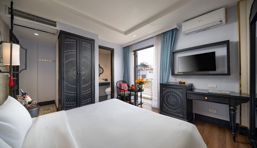 Premium Suite, Balcony City View