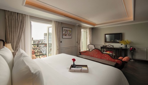 Grand Indochine Suite - Balcony & City View