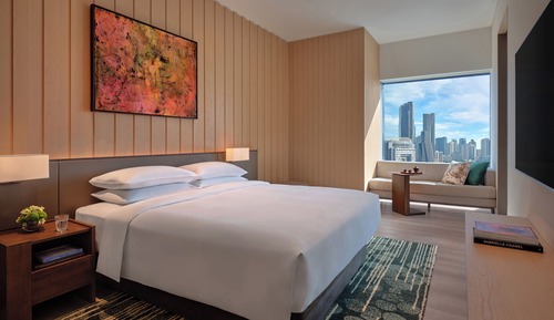 Deluxe Room, 1 King Bed, Club Lounge Access