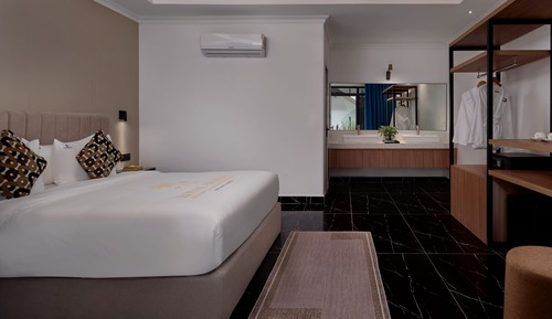 1 Bedroom Suite Sea View