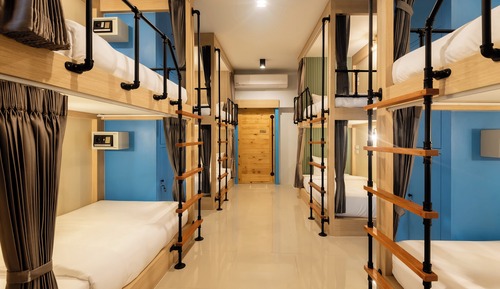 Shared Dormitory, Men only