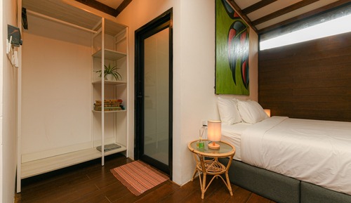 Luxury Cabin, River View