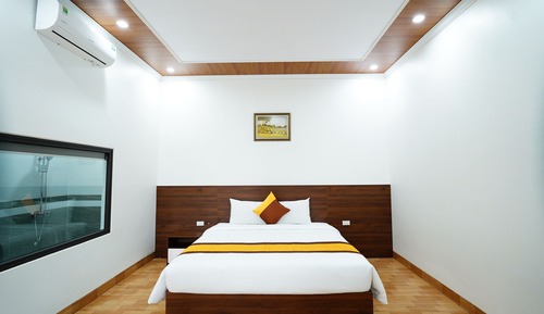 Panoramic Room, 1 King Bed, Non Smoking, Pool View