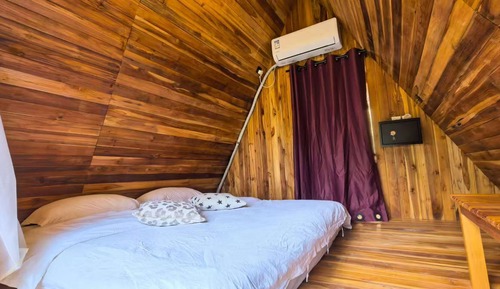 Classic Chalet, 1 Queen Bed, Patio, Hill View