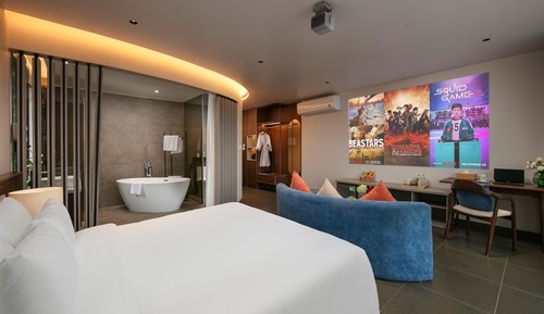 Signature Suite Double with Balcony, Garden View