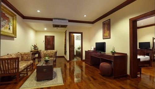 Deluxe Suite