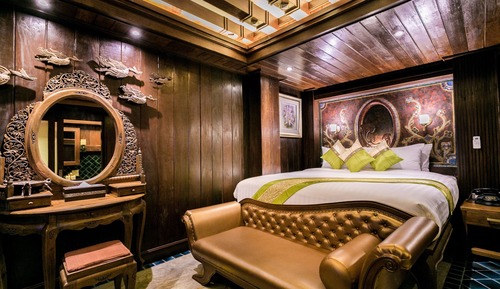 Namton Deluxe with bathtub