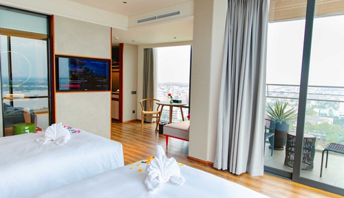 Executive Suite Twin Room, River View