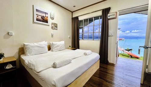 Deluxe Room, 1 King Bed, Sea View (With Boat Transfer)