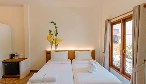 Superior Bungalow, Twin Bed